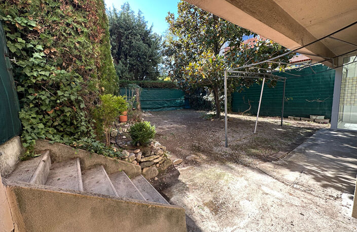 Vente Aix Qt Axium proche centre à pied LC Gestion vous propose cet appartement de type 2 avec terrasse,  jardin privatif, cave, parking. — photo 2