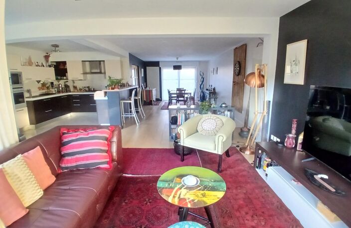 MAISON 3 CHAMBRES - BUREAU - GARAGE - PATIO ENSOLEILLE - POSSIBILITE DE SEMI PLAIN PIED — photo 3