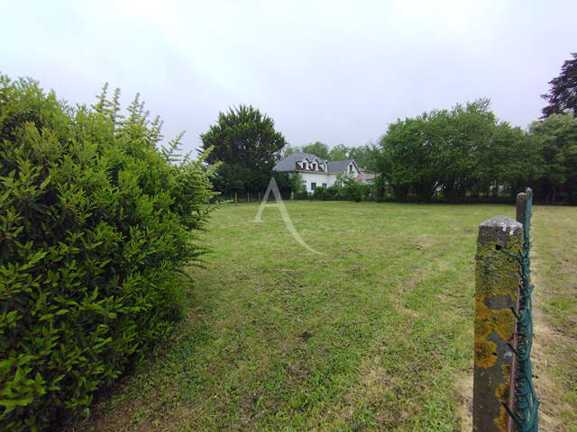 Terrain de 1500 m² — photo du bien