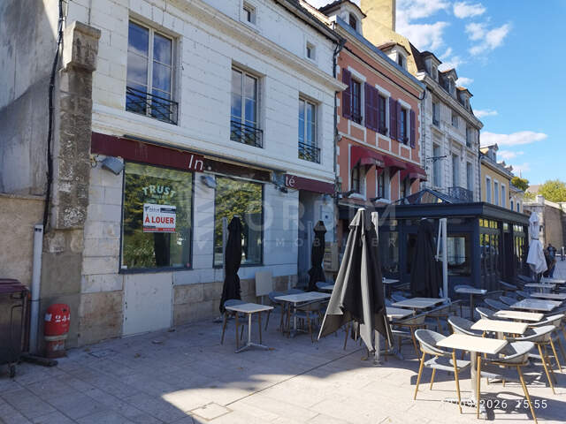 AUXERRE 4 QUAI DE LA RÉPUBLIQUE - LOCAL COMMERCIAL DE 51M² — photo du bien