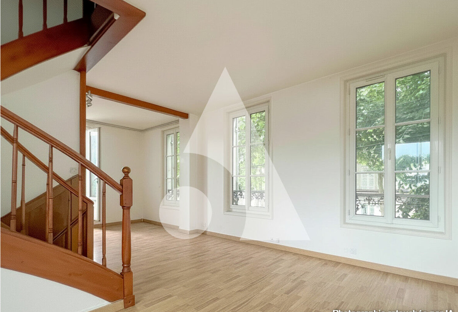 SAINTES rive gauche- Duplex terrasse à aménager - Saint Eutrope — photo 1