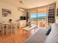 2 PIECES AVEC VUE MER DERNIER ETAGE AUX ISSAMBRES — photo 2
