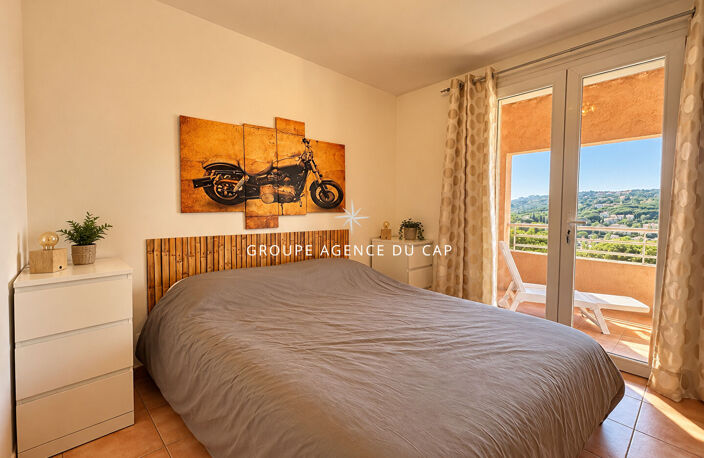 2 PIECES AVEC VUE MER DERNIER ETAGE AUX ISSAMBRES — photo 3