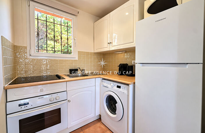 2 PIECES AVEC VUE MER DERNIER ETAGE AUX ISSAMBRES — photo 5