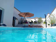 FOURAS-LES-BAINS, MAISON DE CHARME AVEC PISCINE, GARAGE ET 3 CHAMBRES — photo 2