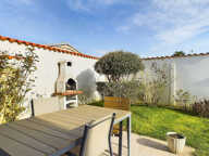 FOURAS-LES-BAINS, MAISON DE CHARME AVEC PISCINE, GARAGE ET 3 CHAMBRES — photo 3