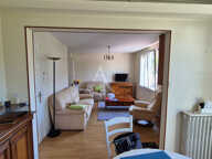 Maison à étage avec jardin clos et garage — photo 4