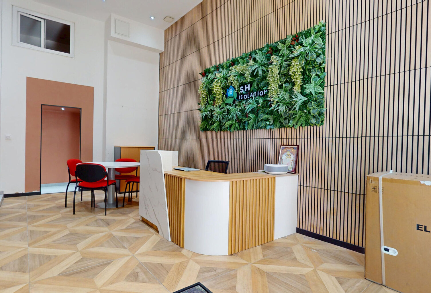 CHARPENNES / BELLECOMBE - Local commercial de 90 m2 — photo 1