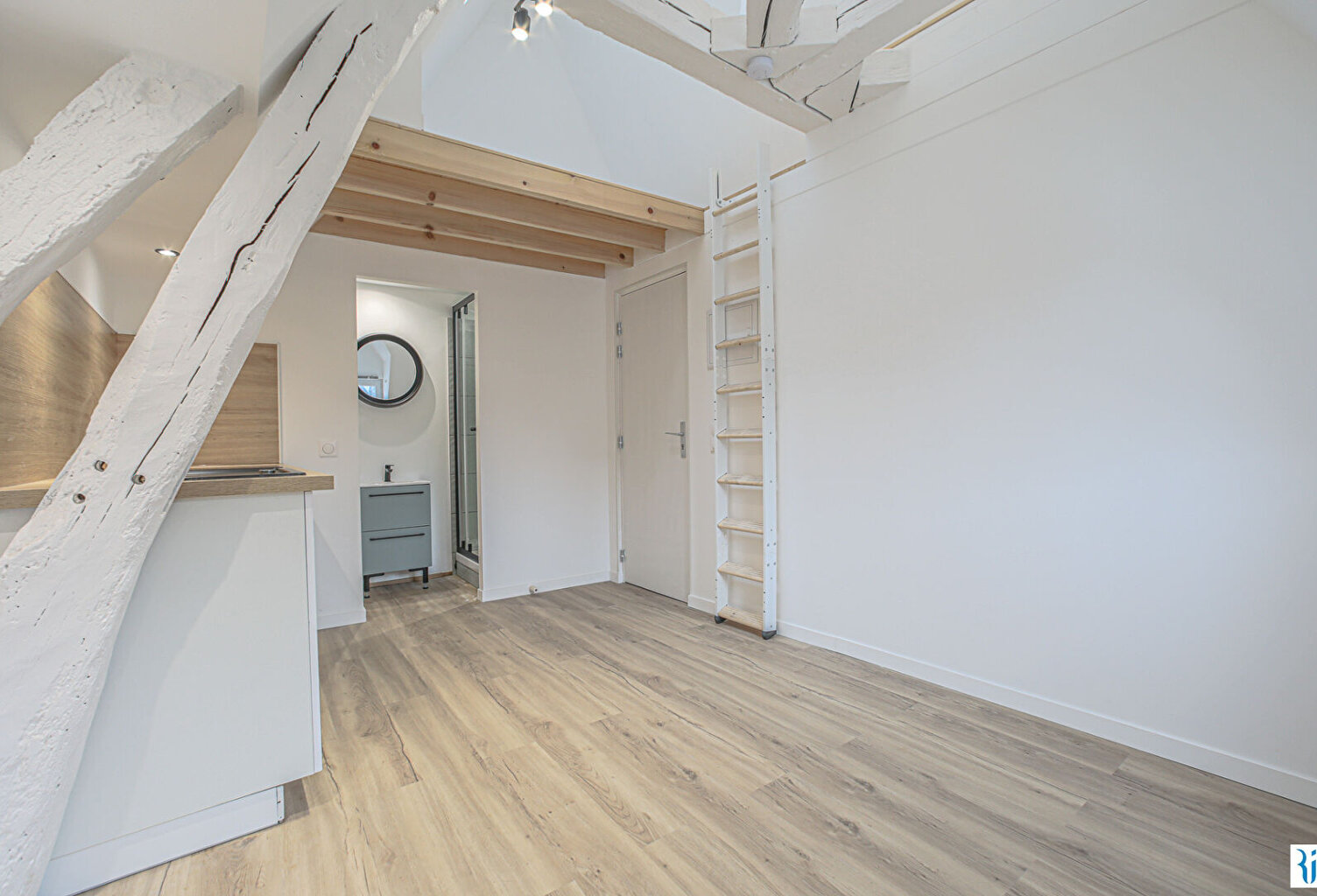 Appartement Rouen 1 pièce(s) 19.57m2 au sol 13.70m2 carrez — photo 1