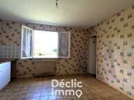 Maison de plain-pied avec grand terrain à rénover — photo 4