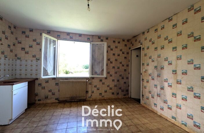 Maison de plain-pied avec grand terrain à rénover — photo 4