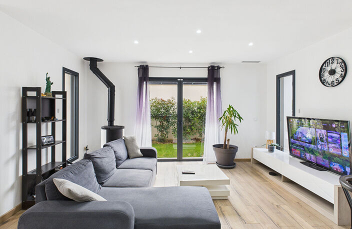 MAISON CONTEMPORAINE RT2020 5 pièce(s) 136 m2 ur 580m² terrain ROMANS SUR ISERE 26100 — photo 5