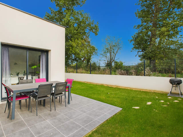MAISON CONTEMPORAINE RT2020 5 pièce(s) 136 m2 ur 580m² terrain ROMANS SUR ISERE 26100 — photo du bien