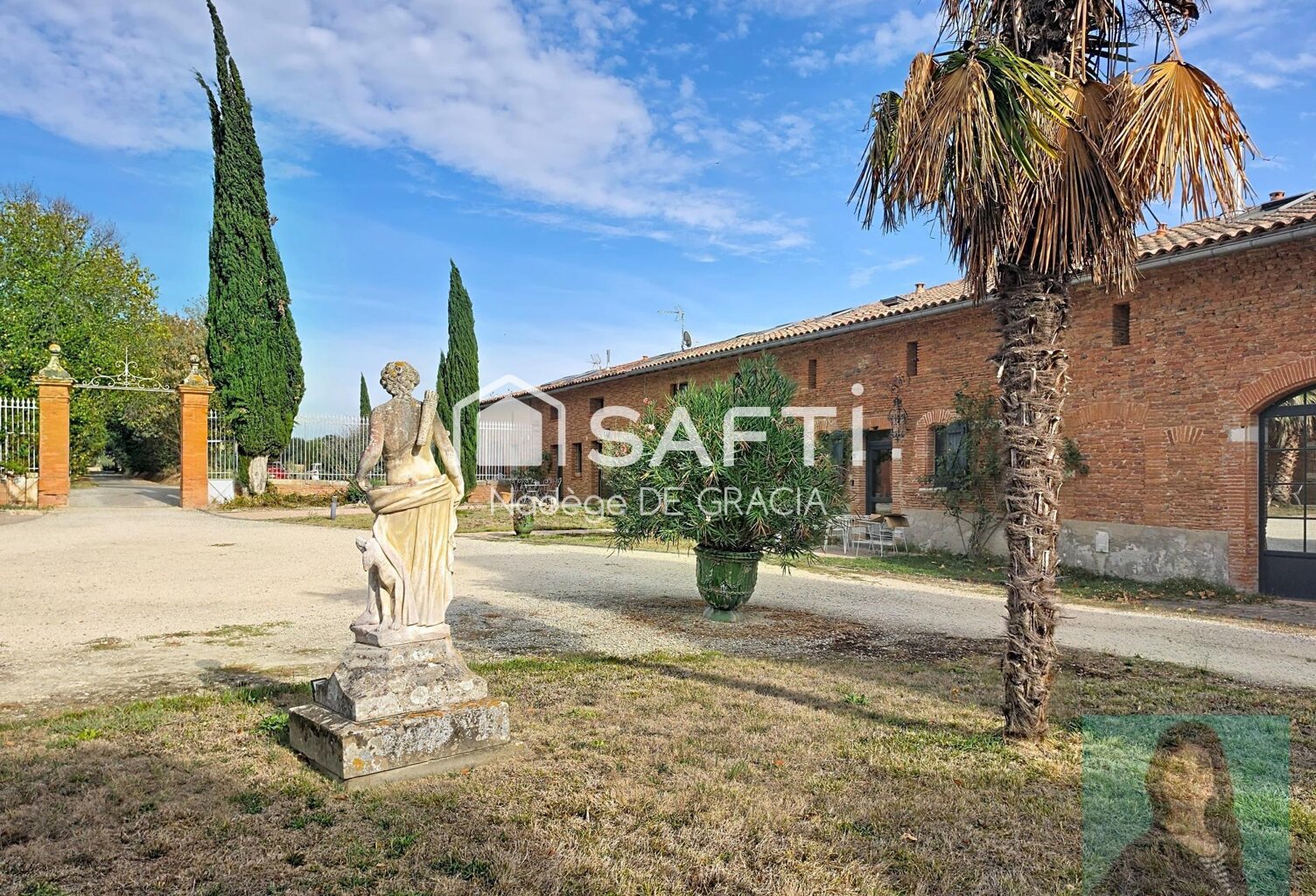 Maison de caractère T6 de150 m² env. domaine du château, avec piscine et jacuzzi privatifs. — photo 1