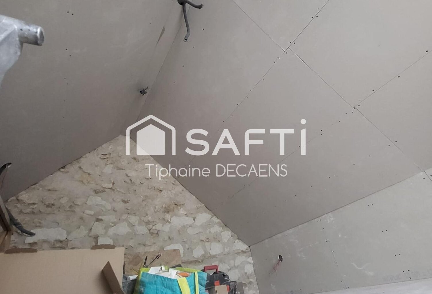 Maison de ville en cours de travaux, avec cours extérieur — photo 1