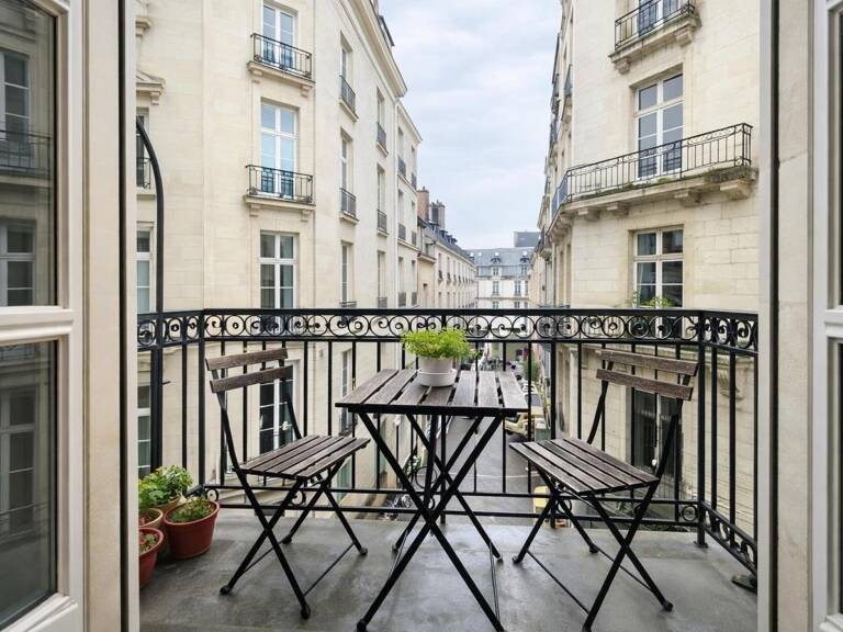 # Nantes Graslin  Appartement de caractère de 161 m² | 5 chambres | Balcon — photo 1