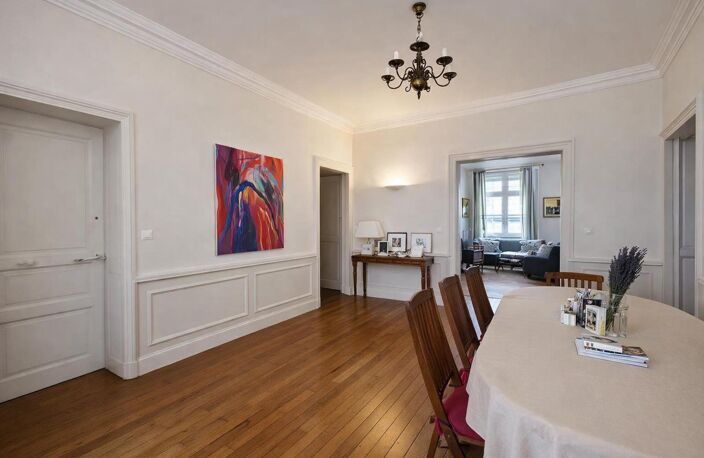 # Nantes Graslin  Appartement de caractère de 161 m² | 5 chambres | Balcon — photo 4