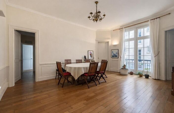 # Nantes Graslin  Appartement de caractère de 161 m² | 5 chambres | Balcon — photo 5