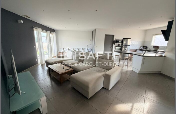 Villa de plain-pied avec piscine et vue dégagée — photo 2