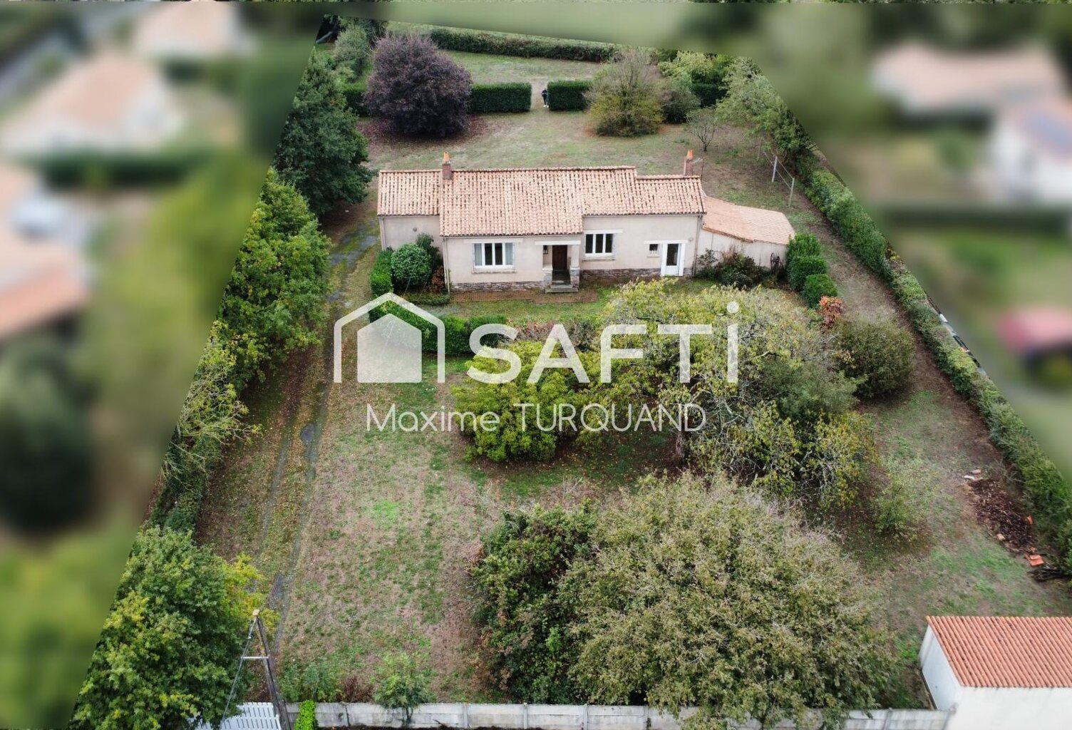Maison plain-pied 80m², 2 chambres, 3800m² de terrain. — photo 1