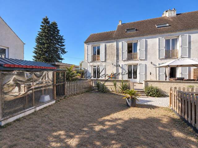Maison familiale 6 chambres, terrasse et sous-sol — photo du bien