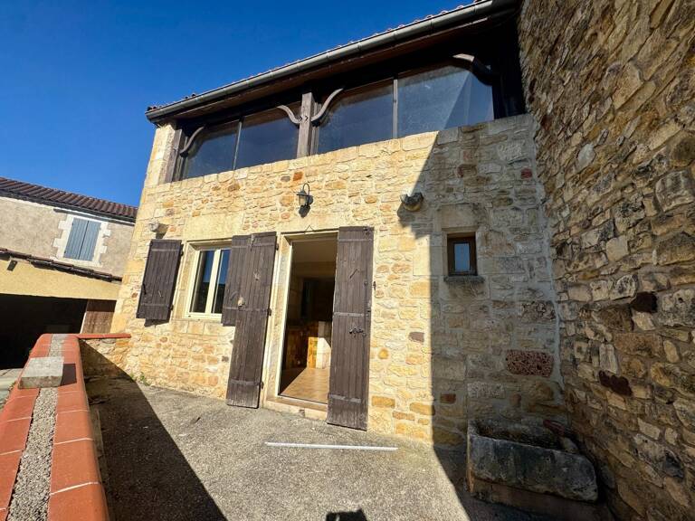 Maison en pierre avec cour et garage — photo 1