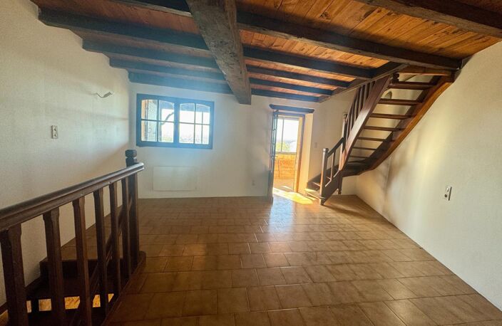 Maison en pierre avec cour et garage — photo 4