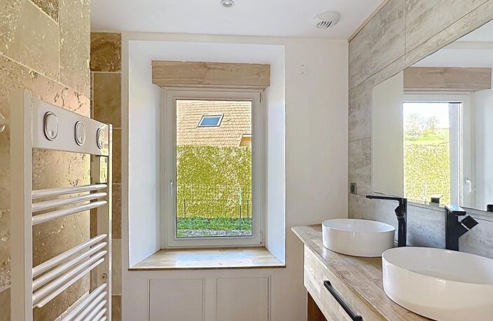 MANDEURE  Une maison pleine de charme, aux beaux volumes et aux multiples possibilités ! — photo 5