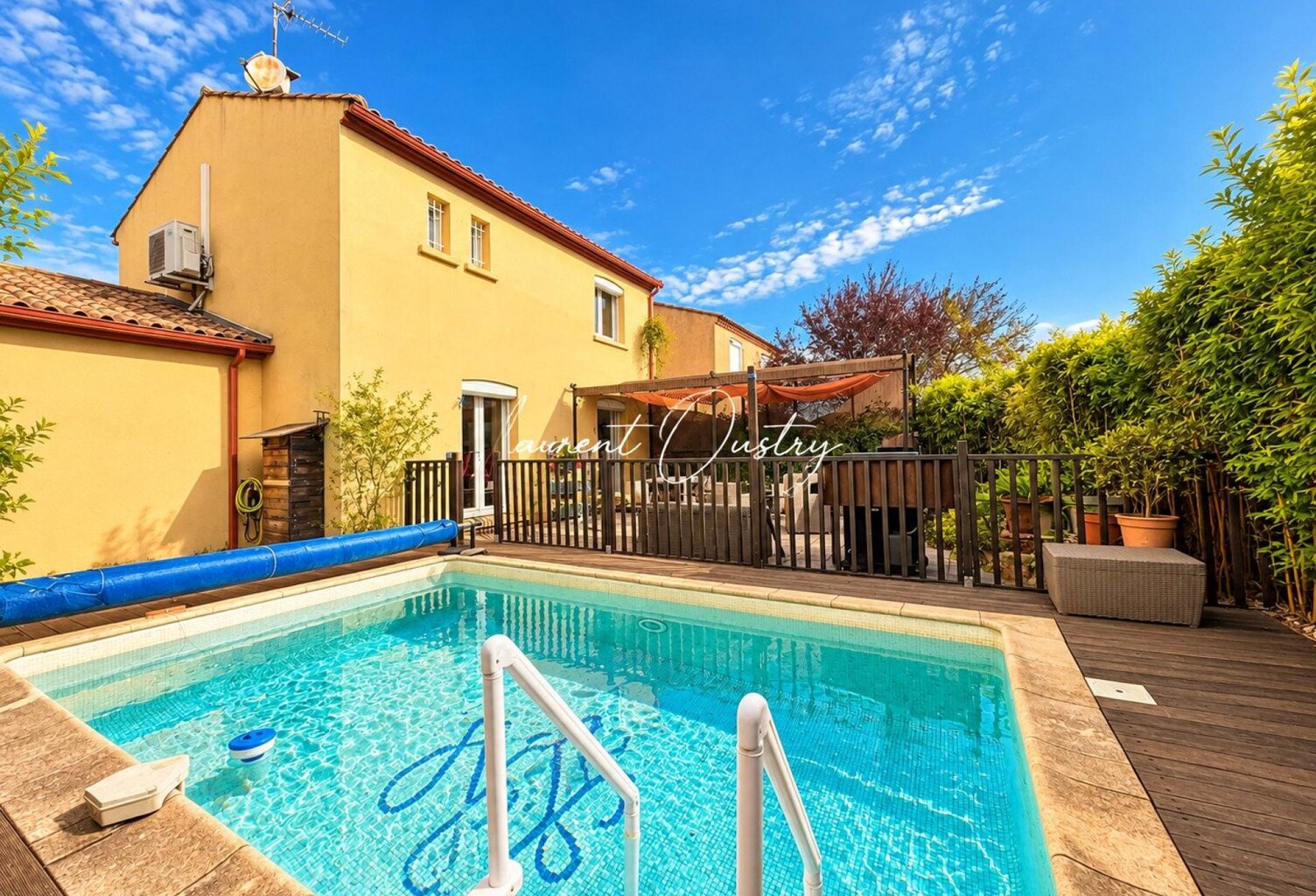 Villa 90 m²  3 chambres  Piscine  Garage  Panneaux photovoltaïques — photo 1