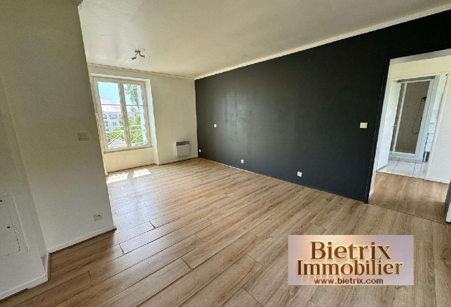 Vente commerce 2 pièces 48 m² L'Isle-Adam (95290) — photo 1