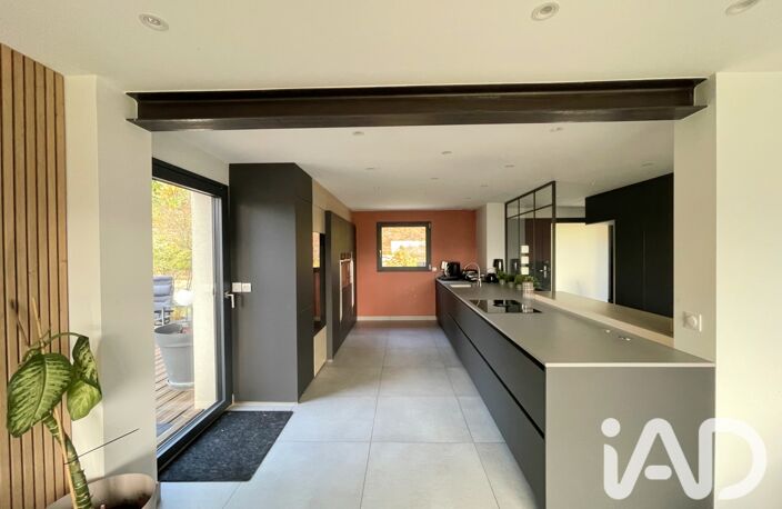 Vente Maison/villa 9 pièces — photo 2