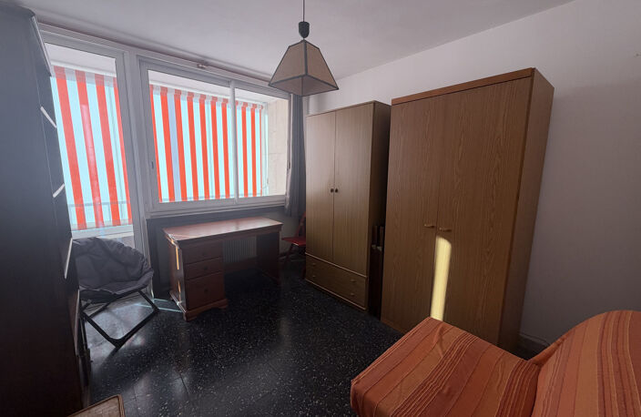 APPARTEMENT TYPE 3 13009 MARSEILLE — photo 3