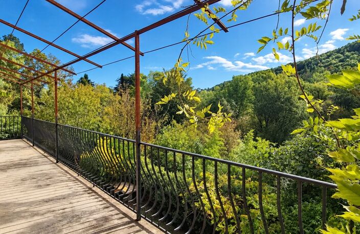 Cadre exceptionnel  Maison lumineuse avec vue, parc en bord de rivière — photo 2