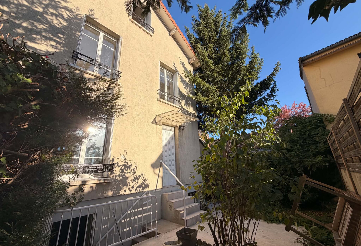 BEAUX VOLUMES AU CHARME DE L'ANCIEN AU COEUR DU JARDIN PARIS — photo 1