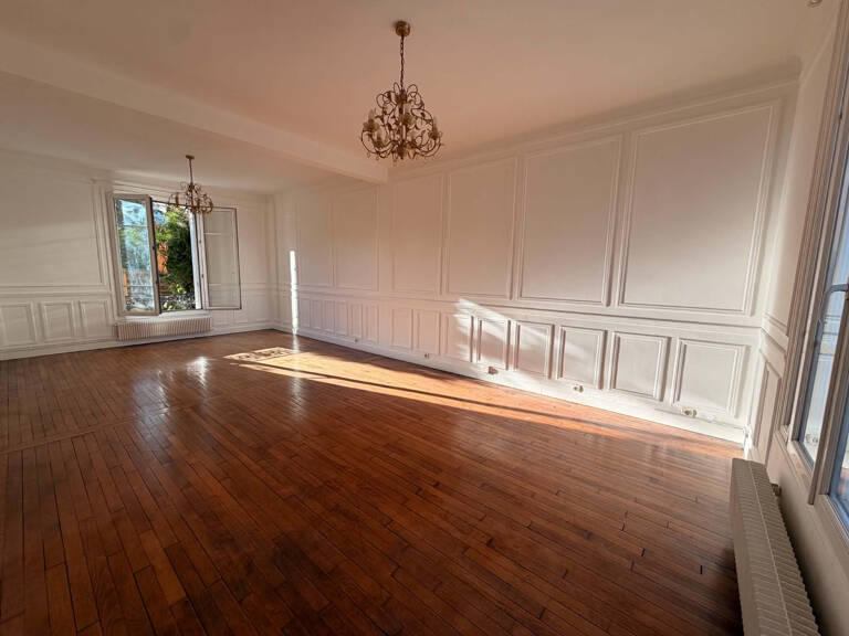 BEAUX VOLUMES AU CHARME DE L'ANCIEN AU COEUR DU JARDIN PARIS — photo 1
