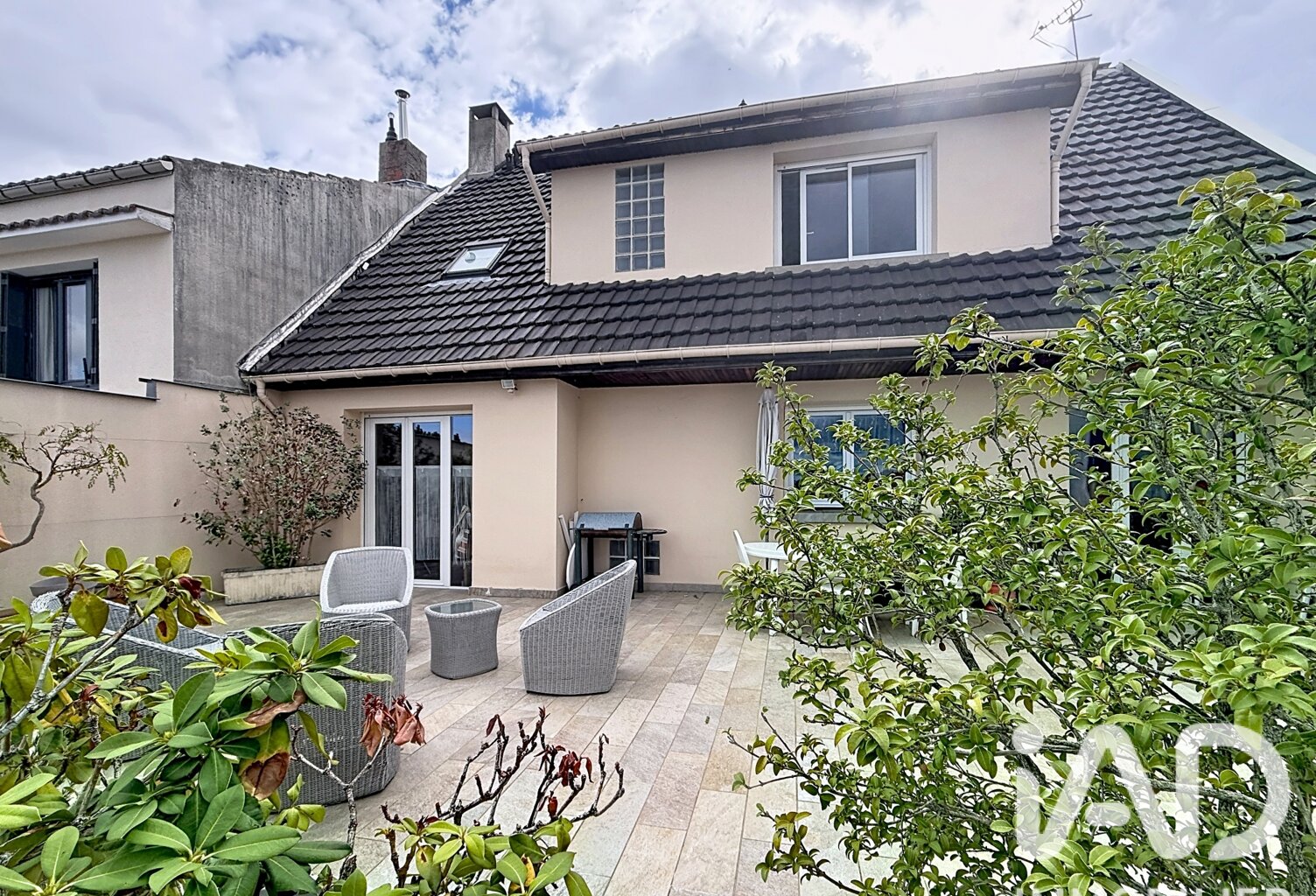 Vente Maison/villa 8 pièces — photo 1