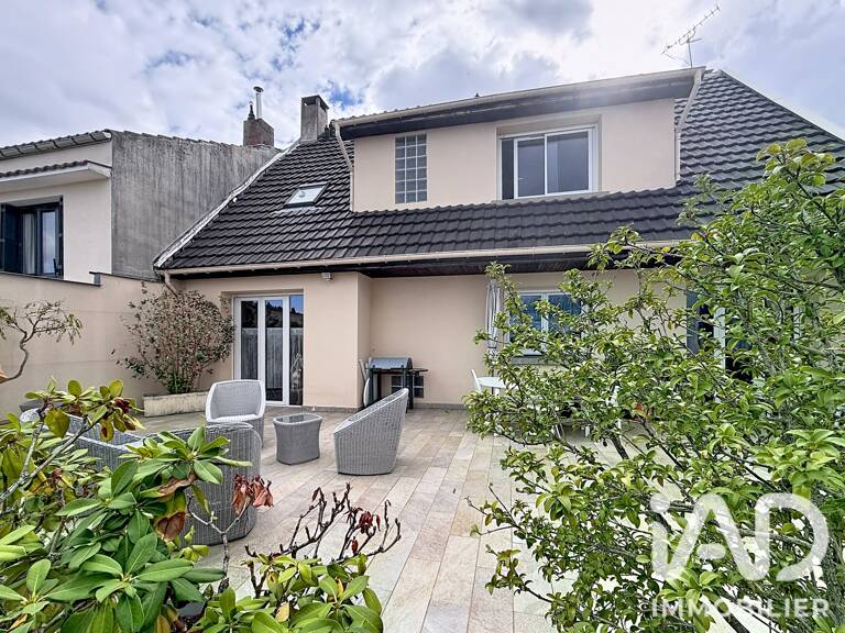 Vente Maison/villa 8 pièces — photo 1