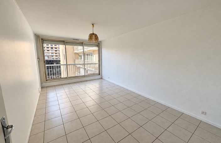 F2 - CENTRE DEUX avec garage et cave — photo 2