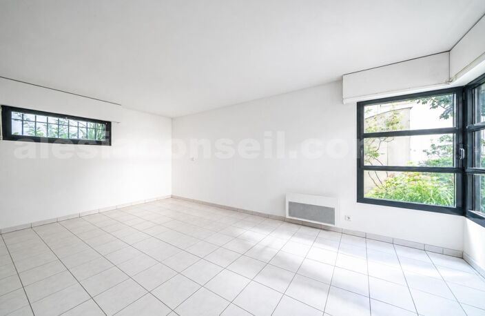 ALÉSIA STUDIO 33 m² CALME et CLAIR — photo 4
