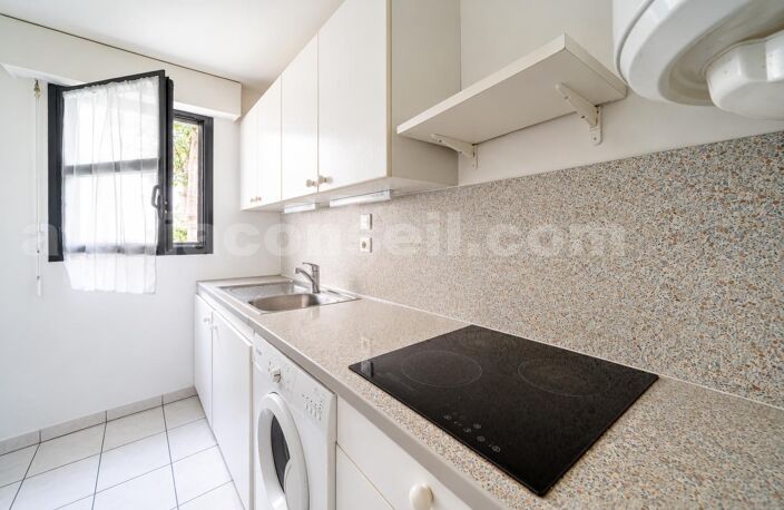 ALÉSIA STUDIO 33 m² CALME et CLAIR — photo 5