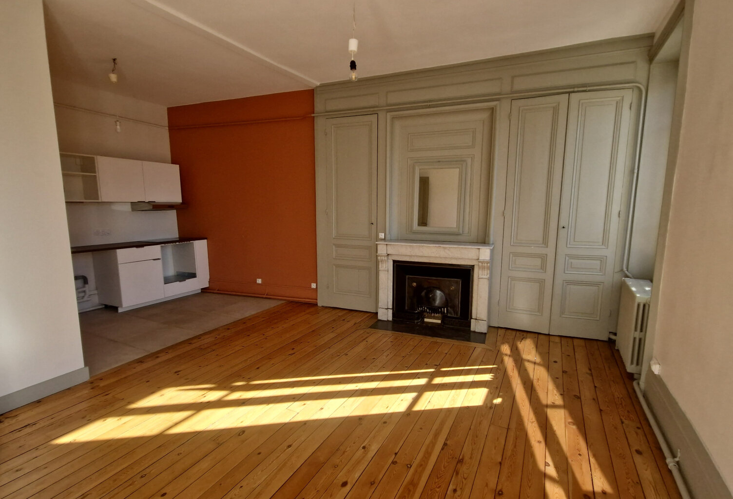 LOCATION TASSIN CENTRE 69160 APPARTEMENT 4 PIECES EN TRES BON ÉTAT BALCON 2 CHAMBRES BUREAU — photo 1