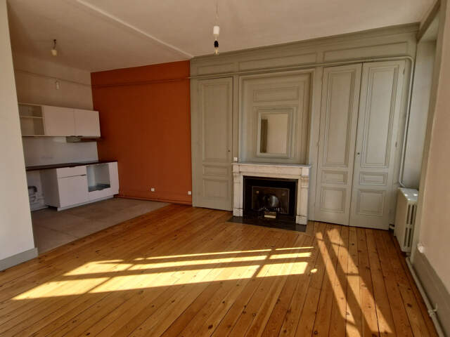 LOCATION TASSIN CENTRE 69160 APPARTEMENT 4 PIECES EN TRES BON ÉTAT BALCON 2 CHAMBRES BUREAU — photo du bien