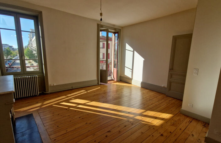 LOCATION TASSIN CENTRE 69160 APPARTEMENT 4 PIECES EN TRES BON ÉTAT BALCON 2 CHAMBRES BUREAU — photo 2