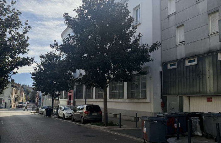 GARAGE GRENOBLE  - 35 rue des arts et Métiers - — photo 2