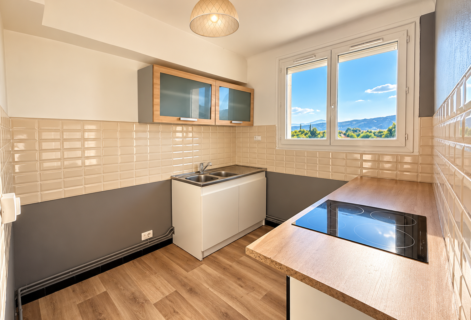 Appartement T3 de 75 m2 avec cave et deux places de parking — photo 1