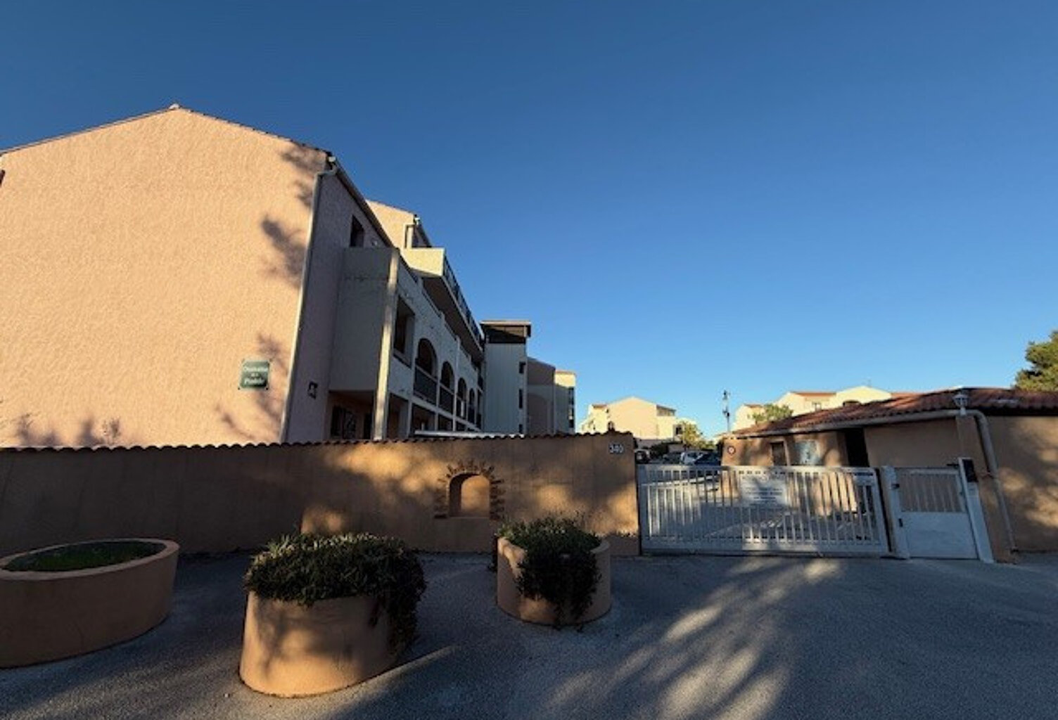 LA LONDE - GARAGE de 14m2 - chemin du Pansard — photo 1