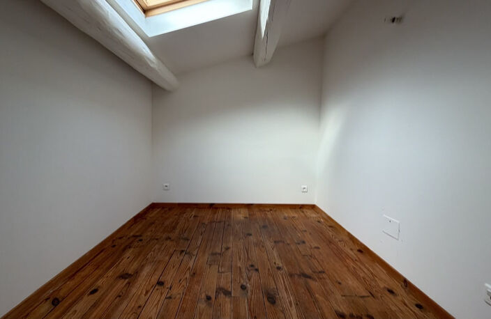 Location Appartement 3 pieces de 47m2 en Duplex avec Parking — photo 4