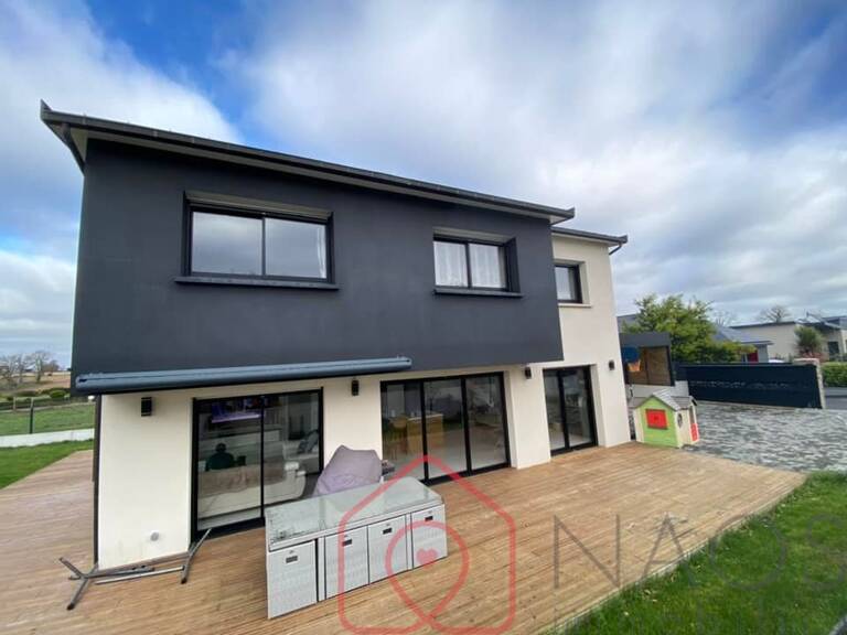 Jérôme Beuzet vous propose de découvrir cette belle villa contemporaine située à Pontivy dans un cadre privilégié — photo 1