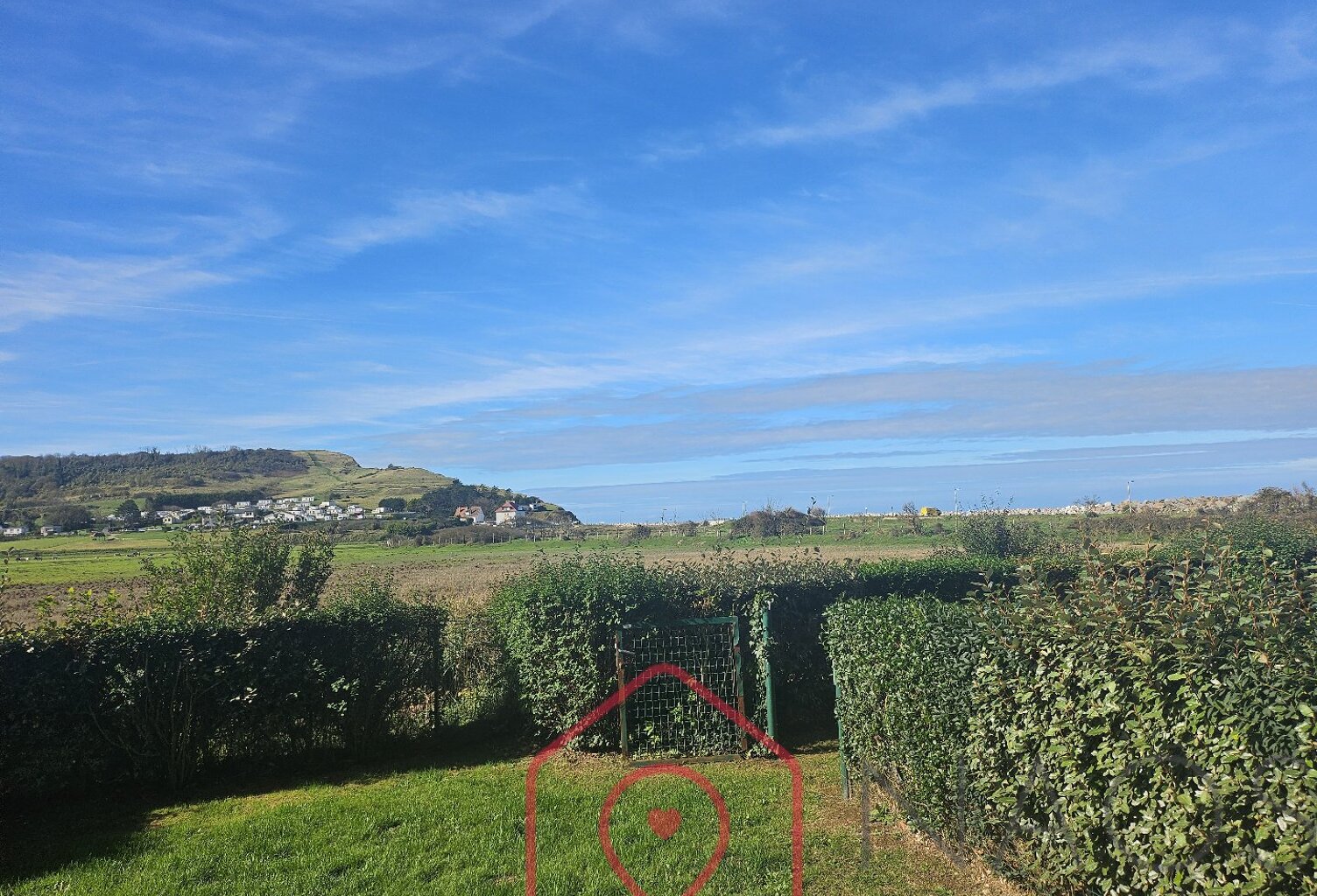 APPARTEMENT T2/T3 EN REZ-DE-JARDIN À MOINS DE 50 METRES DE LA PLAGE — photo 1