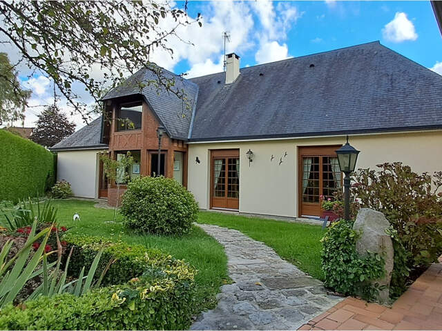 MAISON 8 PIECES  5 CHAMBRES ET GARAGE INDEPENDANT — photo du bien